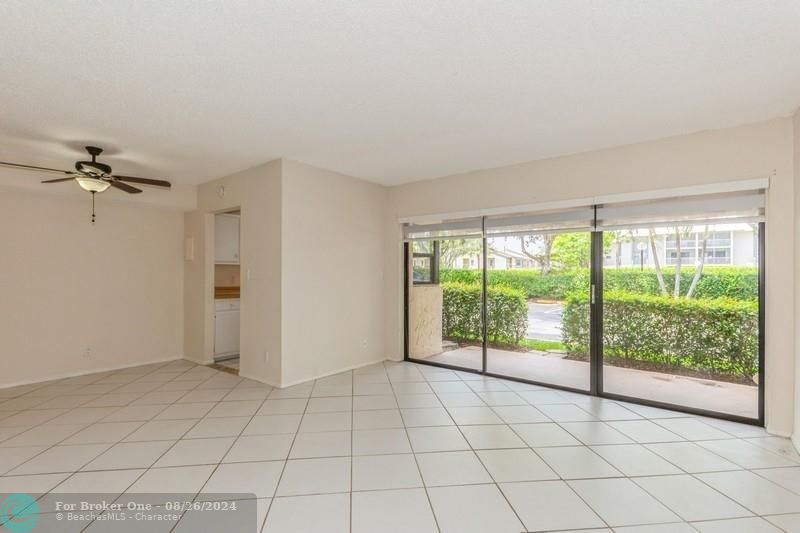 Active With Contract: $1,550 (1 beds, 1 baths, 620 Square Feet)