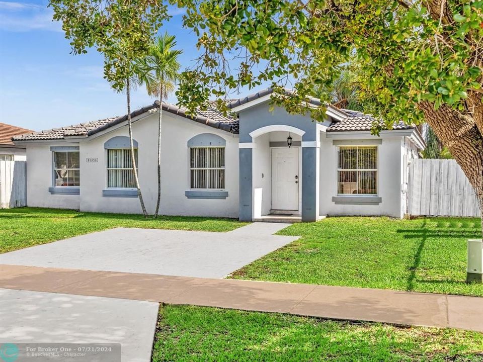 Active With Contract: $620,000 (4 beds, 2 baths, 1641 Square Feet)