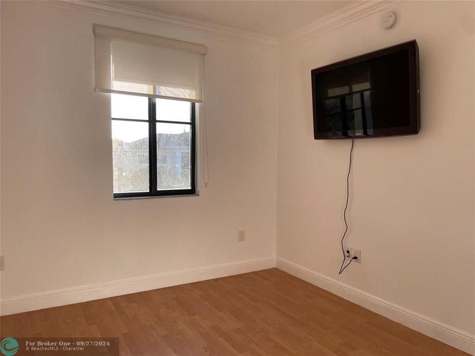 Recently Rented: $3,400 (2 beds, 2 baths, 1781 Square Feet)