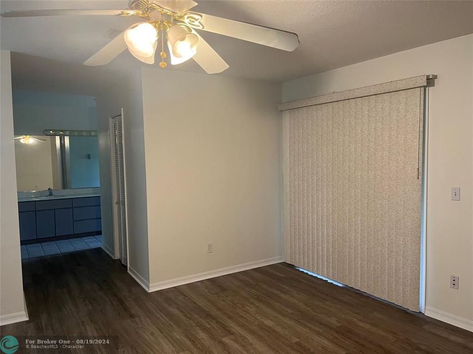 For Rent: $2,850 (4 beds, 2 baths, 2942 Square Feet)