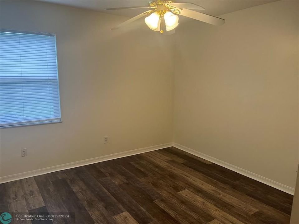 For Rent: $2,850 (4 beds, 2 baths, 2942 Square Feet)