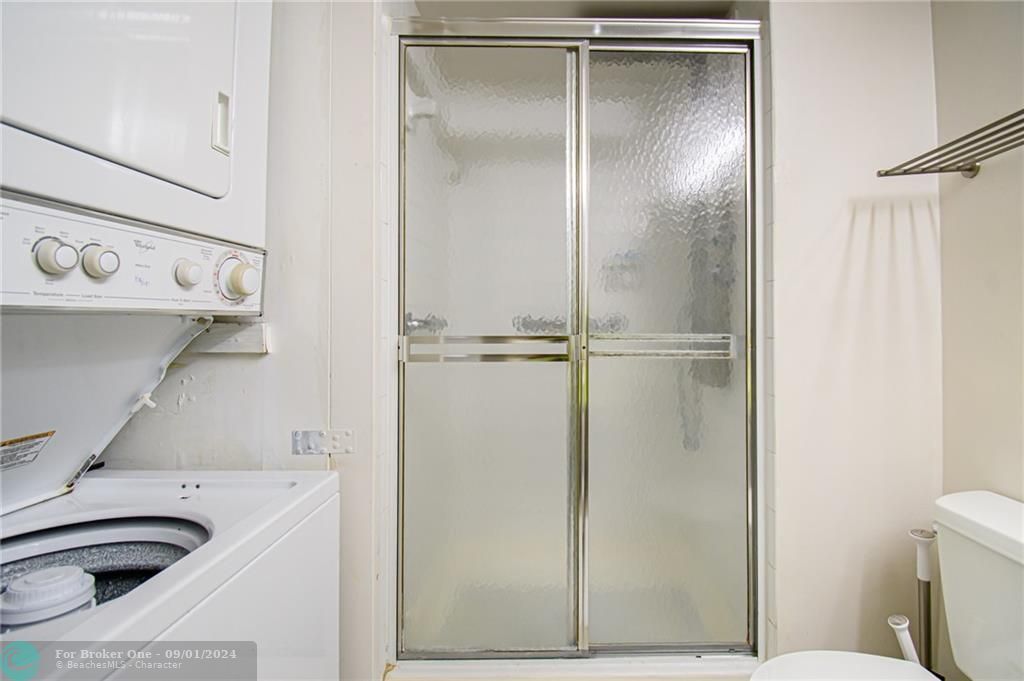 For Rent: $3,950 (2 beds, 2 baths, 1216 Square Feet)