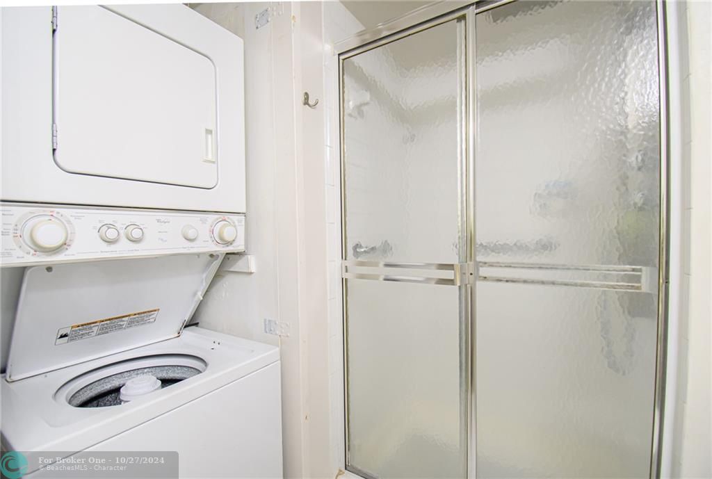 For Rent: $3,950 (2 beds, 2 baths, 1216 Square Feet)