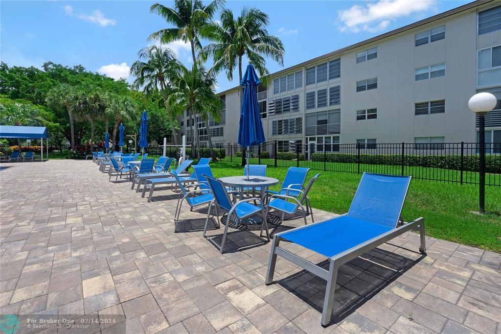Active With Contract: $125,000 (1 beds, 1 baths, 798 Square Feet)