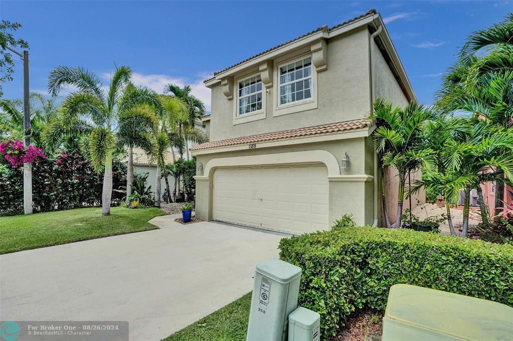 Active With Contract: $560,000 (4 beds, 2 baths, 2003 Square Feet)