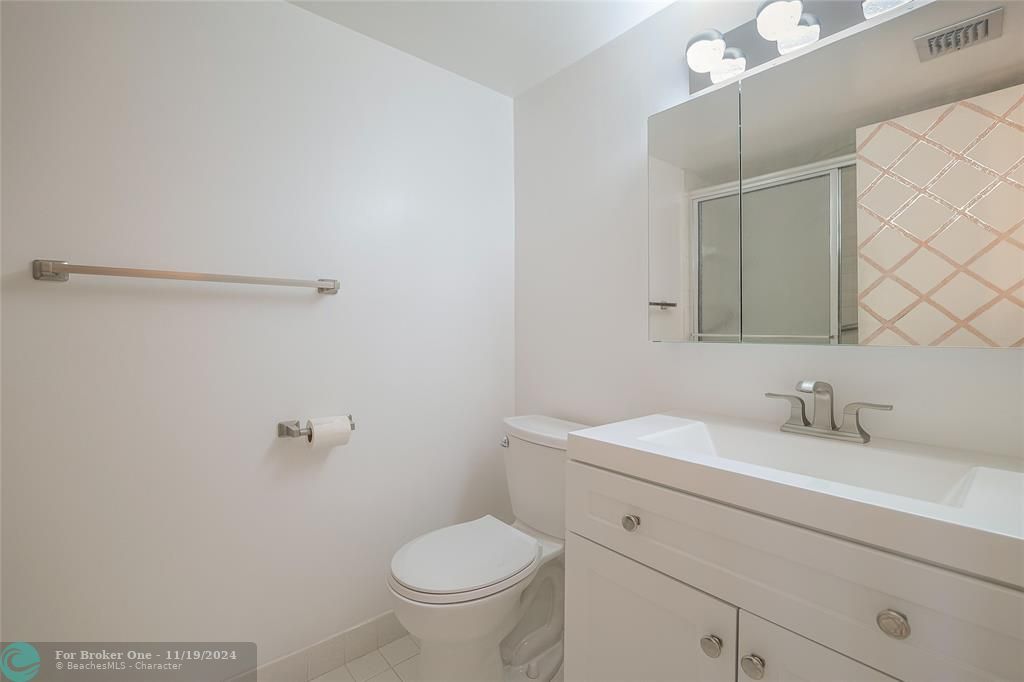 For Sale: $179,999 (2 beds, 2 baths, 1260 Square Feet)