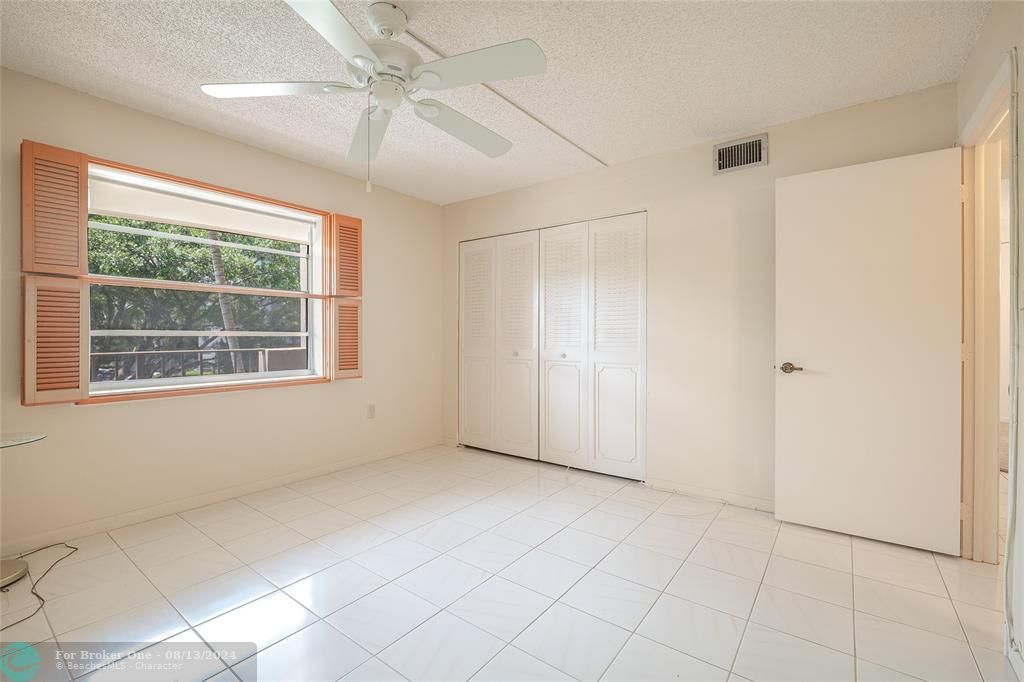 For Sale: $179,999 (2 beds, 2 baths, 1260 Square Feet)