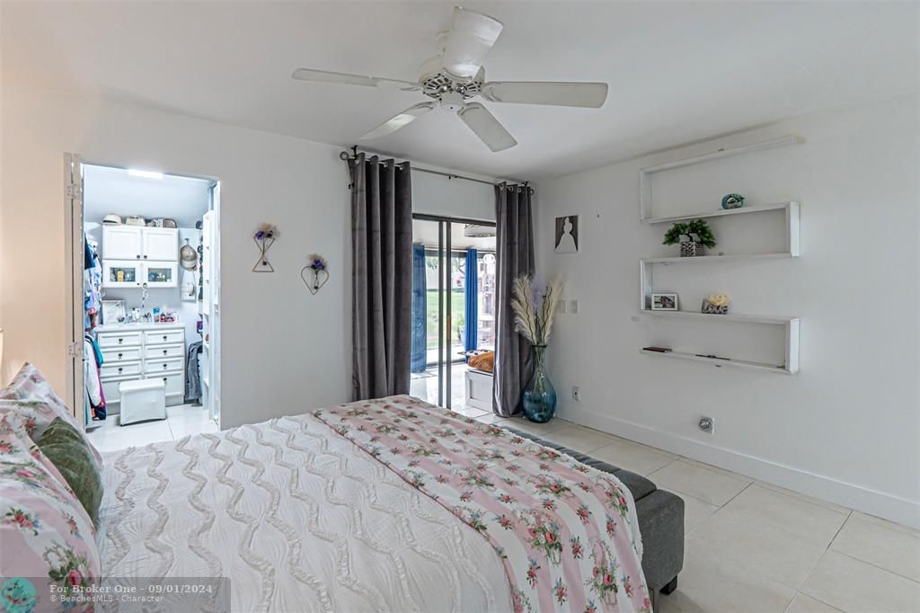 Recently Sold: $320,000 (2 beds, 2 baths, 1370 Square Feet)