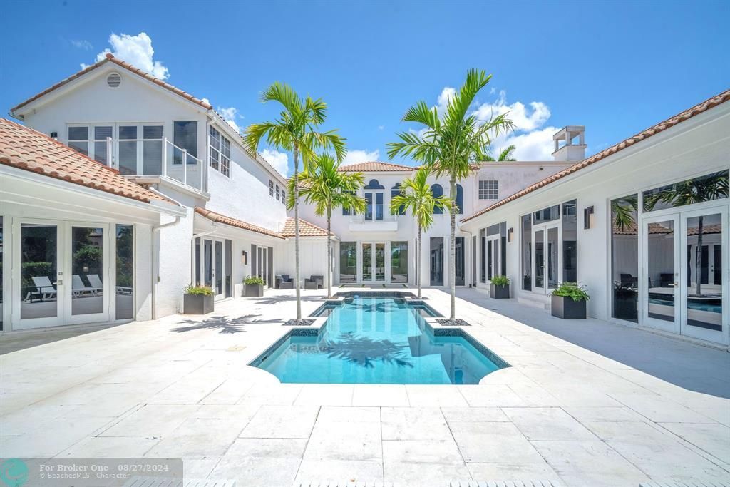 For Sale: $6,295,000 (5 beds, 6 baths, 6293 Square Feet)