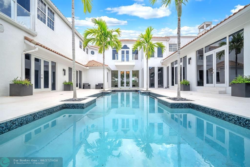 For Sale: $6,295,000 (5 beds, 6 baths, 6293 Square Feet)