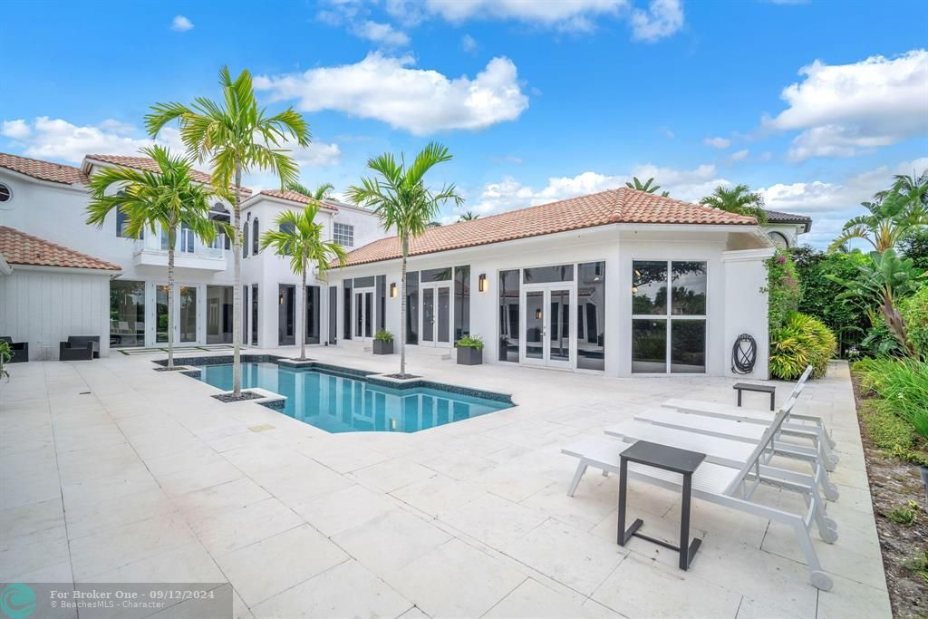 For Sale: $6,295,000 (5 beds, 6 baths, 6293 Square Feet)