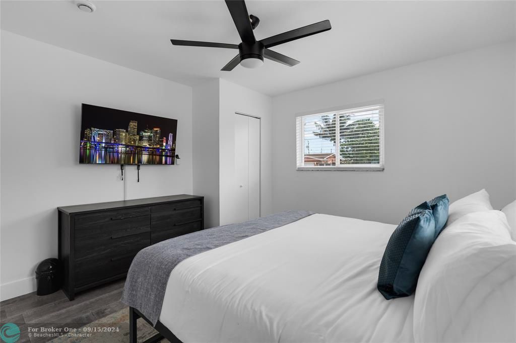 Active With Contract: $4,500 (5 beds, 2 baths, 1818 Square Feet)