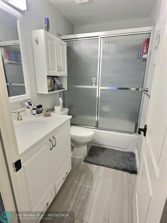 Active With Contract: $3,800 (3 beds, 2 baths, 1489 Square Feet)