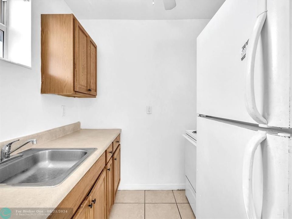 For Rent: $1,395 (0 beds, 1 baths, 4464 Square Feet)