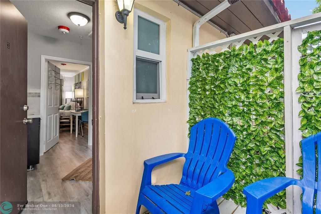 Active With Contract: $1,300 (0 beds, 1 baths, 3715 Square Feet)