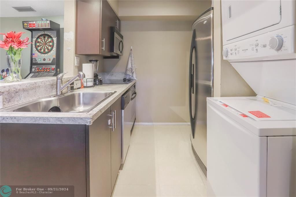 Vendido Recientemente: $379,000 (2 camas, 1 baños, 881 Pies cuadrados)