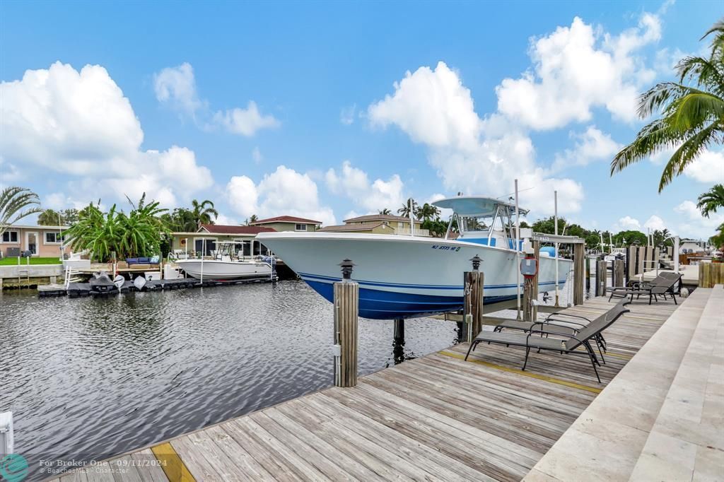 For Sale: $1,325,000 (3 beds, 2 baths, 1864 Square Feet)