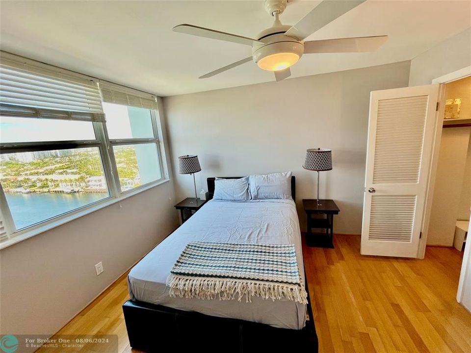 For Rent: $3,000 (2 beds, 2 baths, 1390 Square Feet)