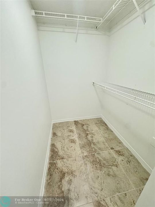 Active With Contract: $2,500 (2 beds, 2 baths, 1054 Square Feet)