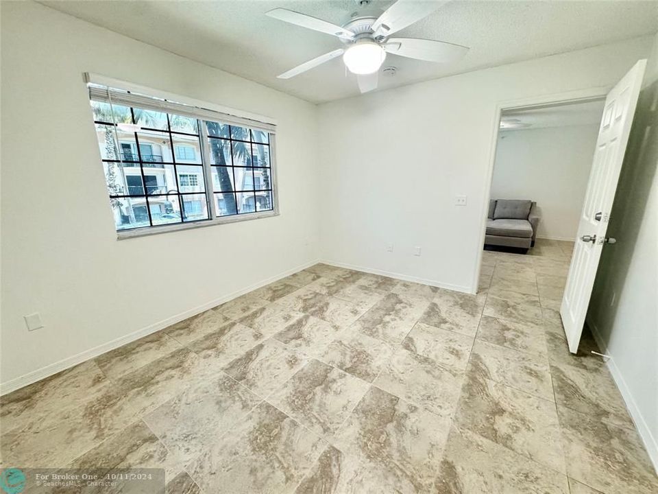 Active With Contract: $2,500 (2 beds, 2 baths, 1054 Square Feet)