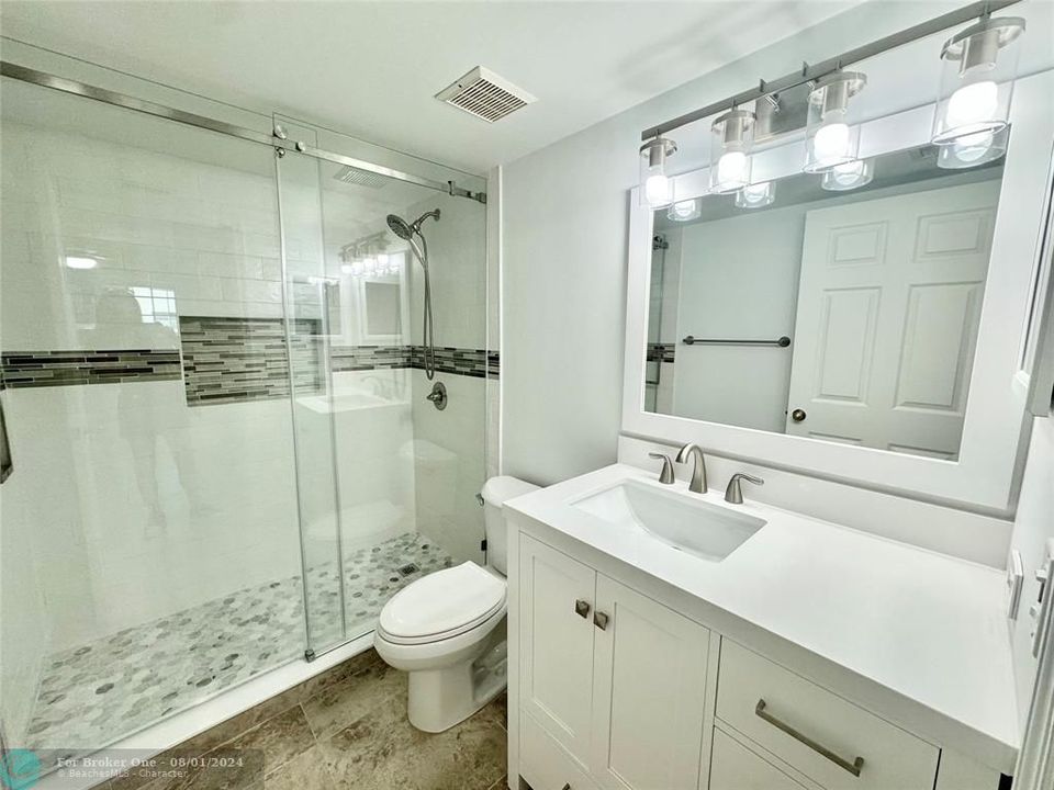 Active With Contract: $2,500 (2 beds, 2 baths, 1054 Square Feet)