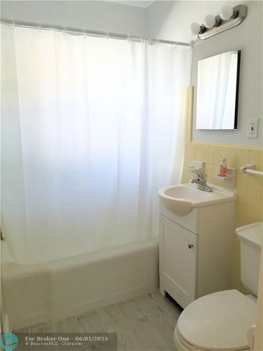 Недавно продано: $1,900 (1 спален, 1 ванн, 800 Квадратных фут)
