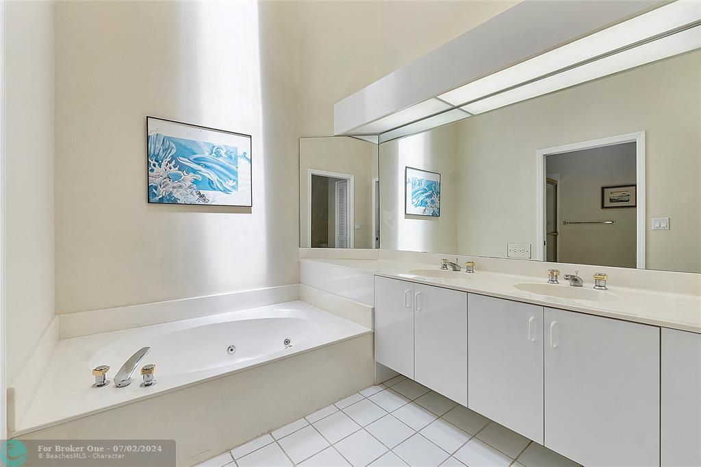 待售: $375,000 (2 贝兹, 2 浴室, 1550 平方英尺)