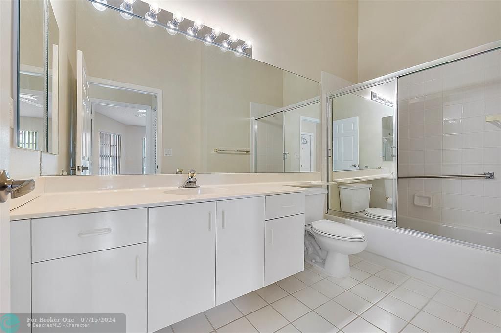 For Sale: $375,000 (2 beds, 2 baths, 1550 Square Feet)