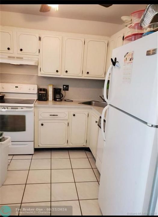 For Sale: $89,999 (1 beds, 1 baths, 660 Square Feet)