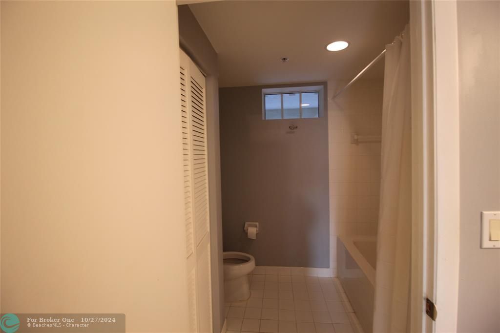 For Rent: $2,900 (2 beds, 2 baths, 955 Square Feet)