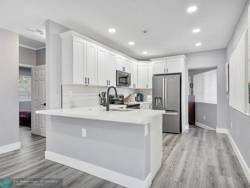 Active With Contract: $850,000 (3 beds, 2 baths, 1247 Square Feet)