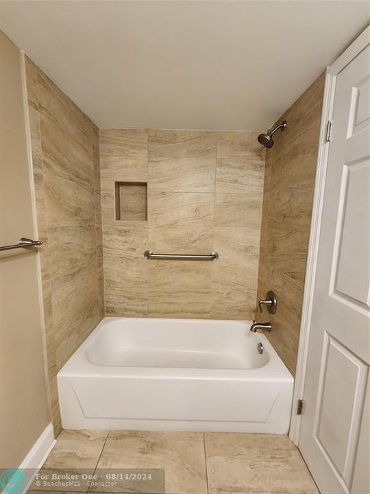 Active With Contract: $1,800 (2 beds, 2 baths, 1244 Square Feet)