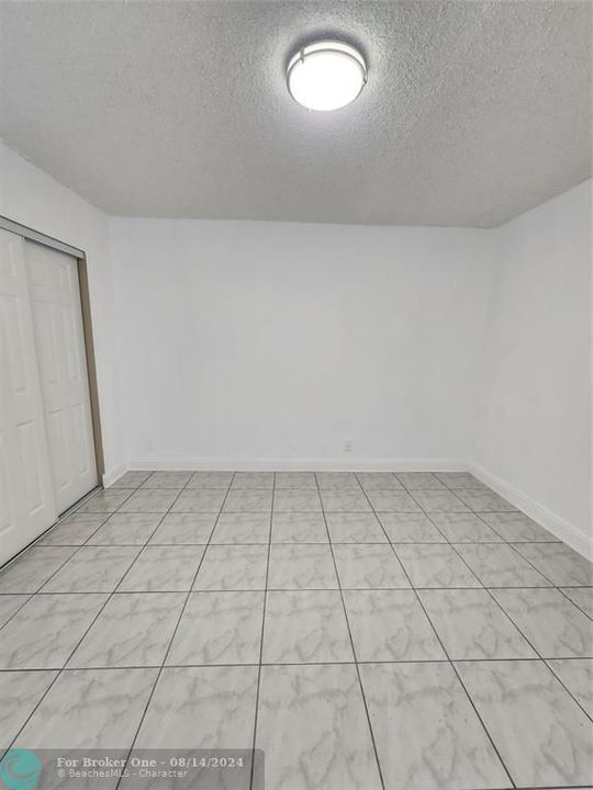 Active With Contract: $1,800 (2 beds, 2 baths, 1244 Square Feet)