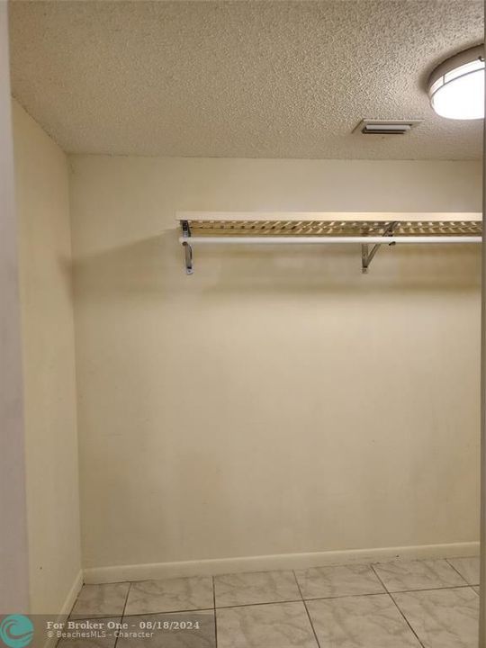 Active With Contract: $1,800 (2 beds, 2 baths, 1244 Square Feet)