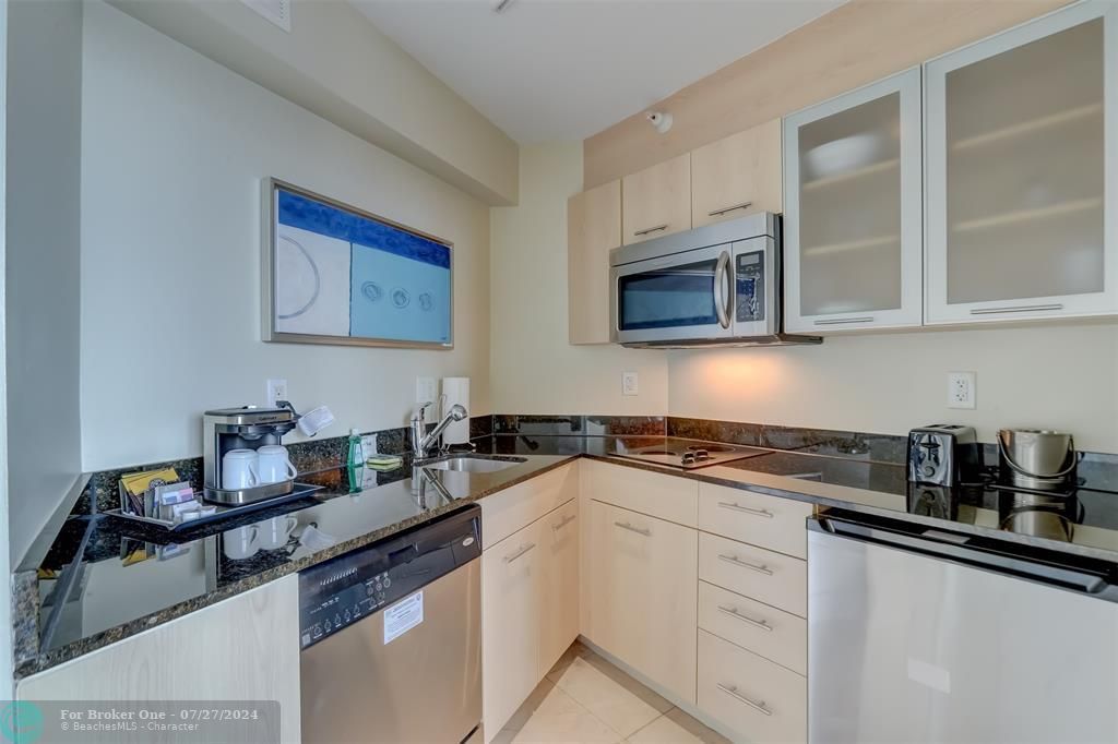 For Sale: $180,000 (1 beds, 1 baths, 341 Square Feet)
