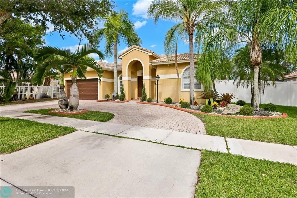 Active With Contract: $5,600 (4 beds, 3 baths, 4298 Square Feet)