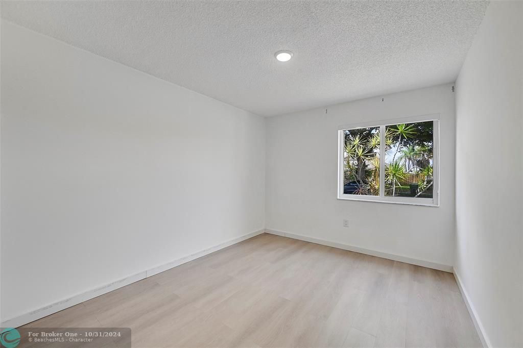 Recently Sold: $575,000 (3 beds, 2 baths, 1546 Square Feet)