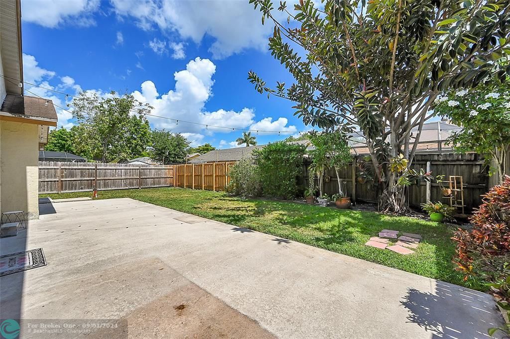 Recently Sold: $575,000 (3 beds, 2 baths, 1546 Square Feet)