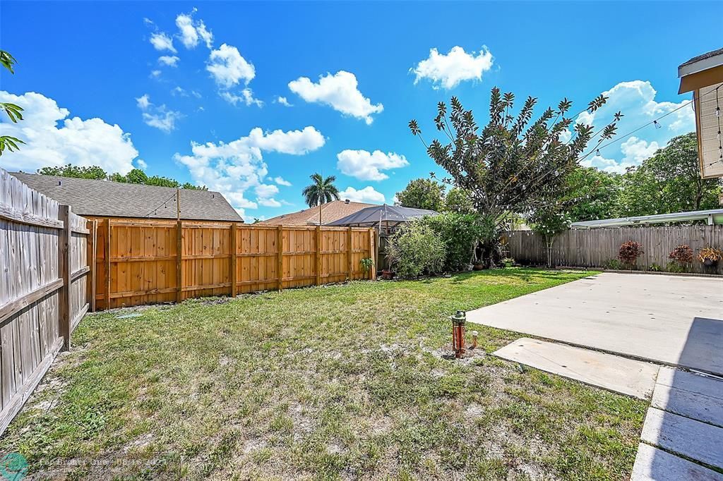 Active With Contract: $575,000 (3 beds, 2 baths, 1546 Square Feet)