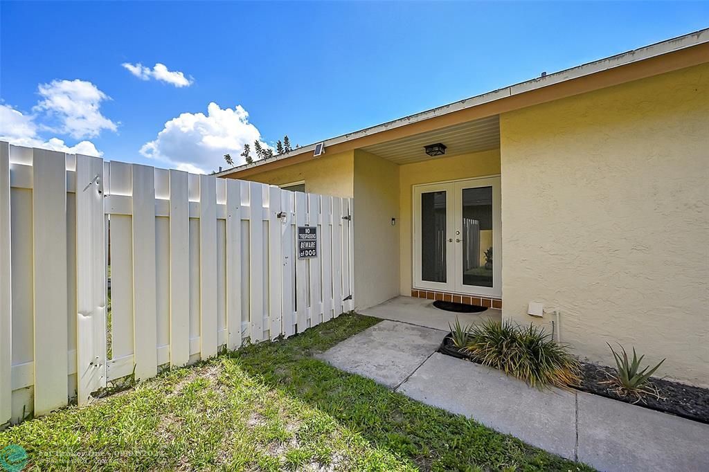 Recently Sold: $575,000 (3 beds, 2 baths, 1546 Square Feet)