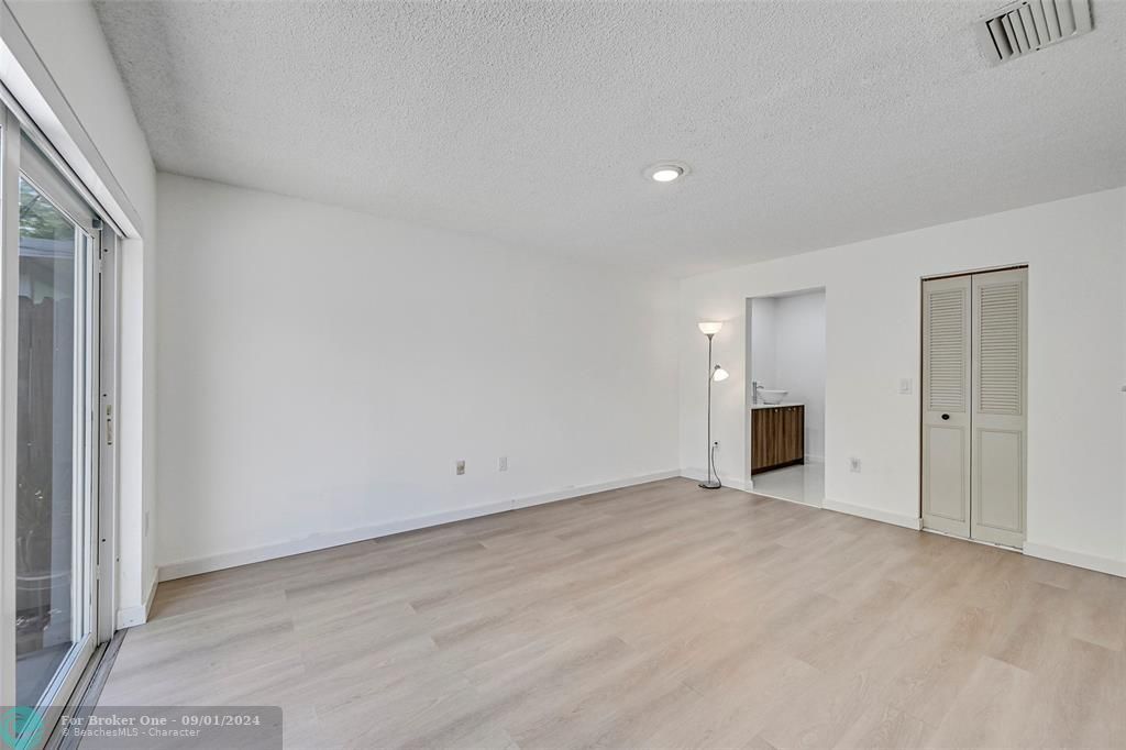 Recently Sold: $575,000 (3 beds, 2 baths, 1546 Square Feet)