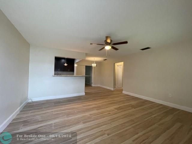 For Rent: $3,200 (4 beds, 2 baths, 1555 Square Feet)