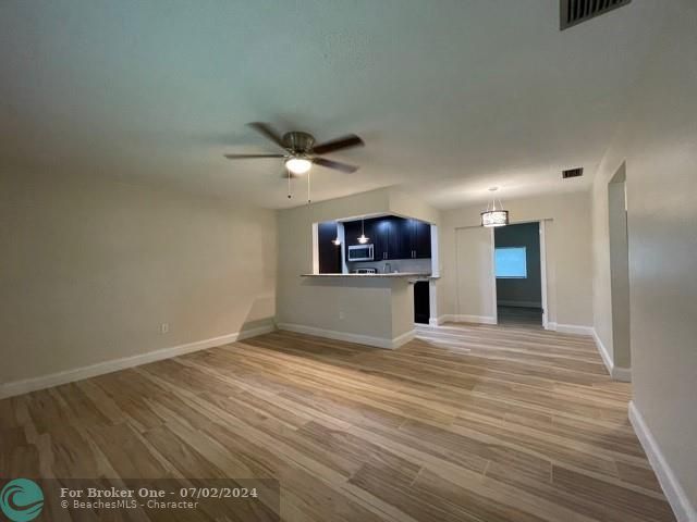 For Rent: $3,200 (4 beds, 2 baths, 1555 Square Feet)