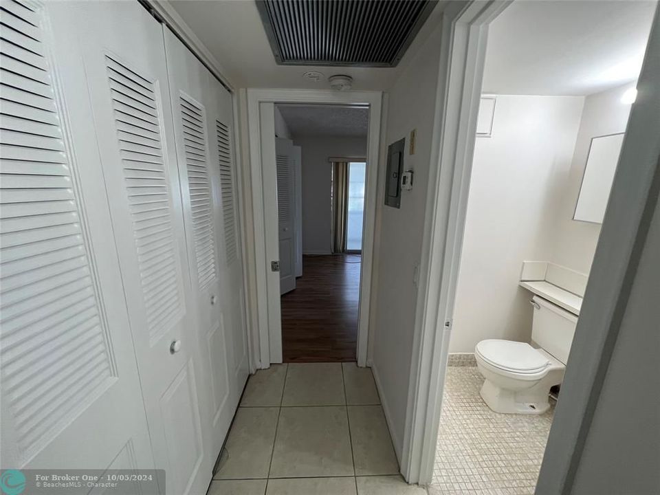 Active With Contract: $1,525 (1 beds, 1 baths, 703 Square Feet)