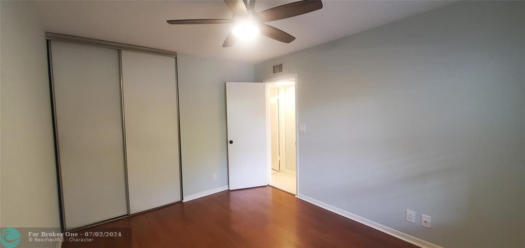 Active With Contract: $2,300 (2 beds, 2 baths, 1090 Square Feet)