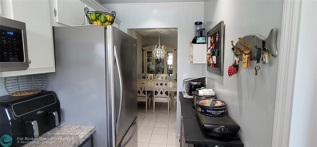 Active With Contract: $169,900 (1 beds, 1 baths, 620 Square Feet)