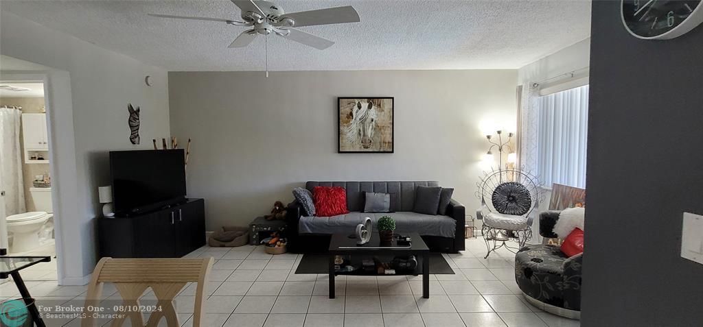 Active With Contract: $169,900 (1 beds, 1 baths, 620 Square Feet)