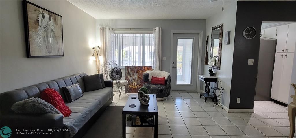 Active With Contract: $169,900 (1 beds, 1 baths, 620 Square Feet)