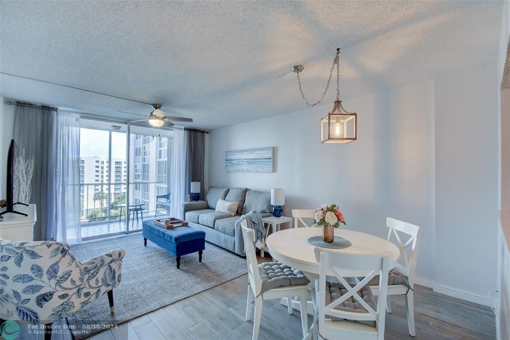 Active With Contract: $349,000 (1 beds, 1 baths, 734 Square Feet)