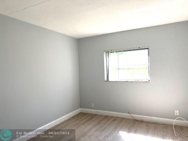 For Rent: $2,000 (2 beds, 1 baths, 750 Square Feet)